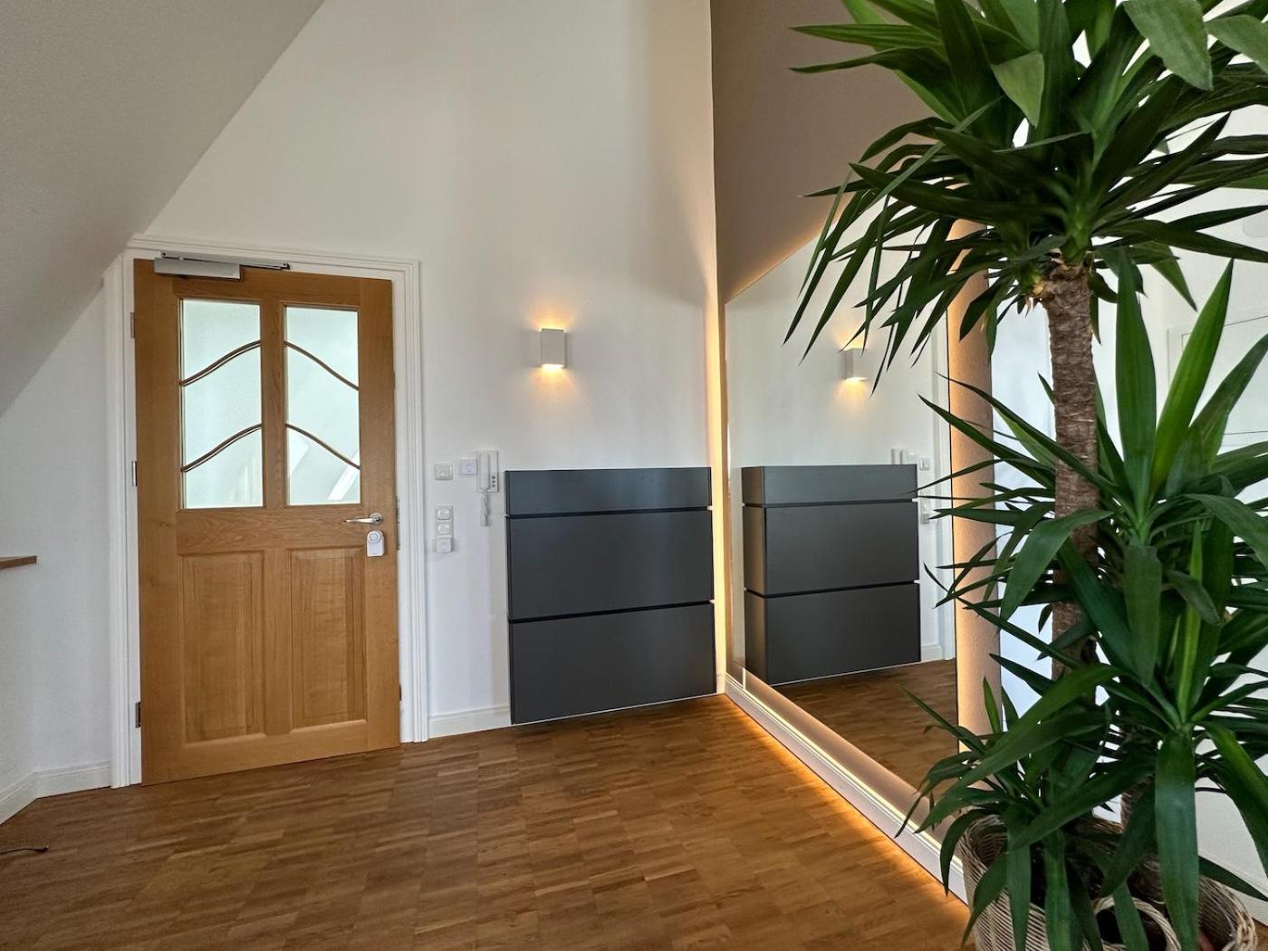 Truly - Viel Platz Fuer Business & Familie - Modern, Garage, Fahrstuhl Lägenhet Augsburg Exteriör bild