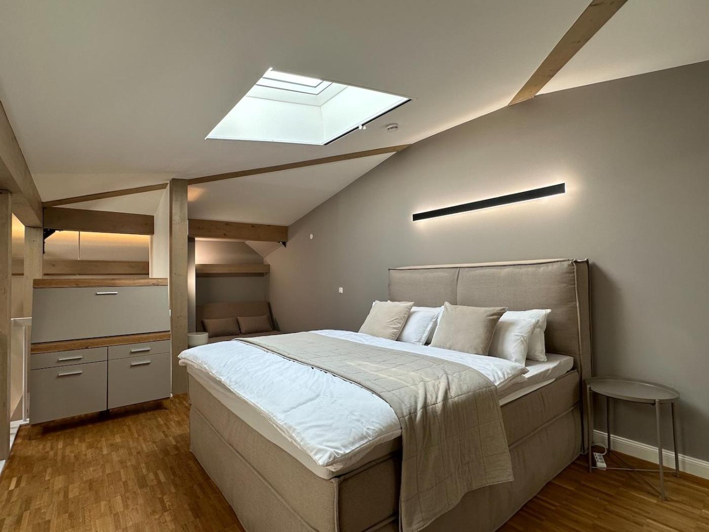 Truly - Viel Platz Fuer Business & Familie - Modern, Garage, Fahrstuhl Lägenhet Augsburg Exteriör bild